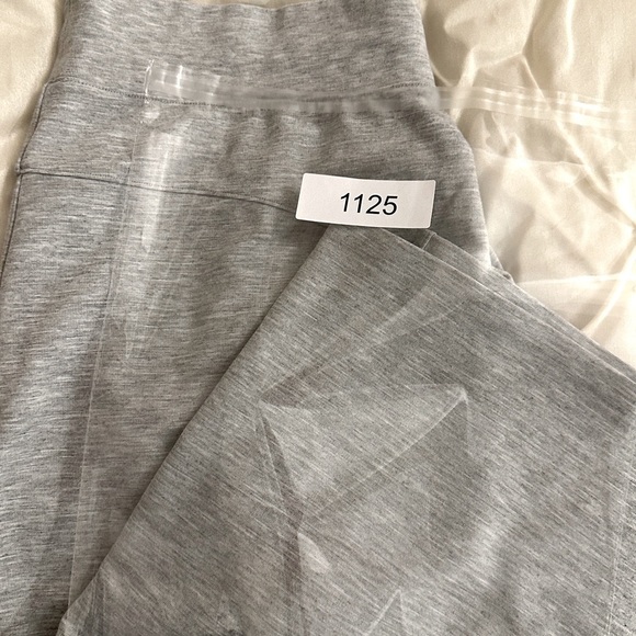 Lululemon morning restore pant 22” , hethered grey - Picture 2 of 4
